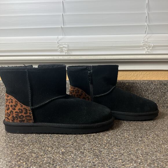 Koolaburra by UGG Women 6.5 Suede Boots Black/Cheetah Print Ankle Bootie Pull On - Picture 3 of 11
